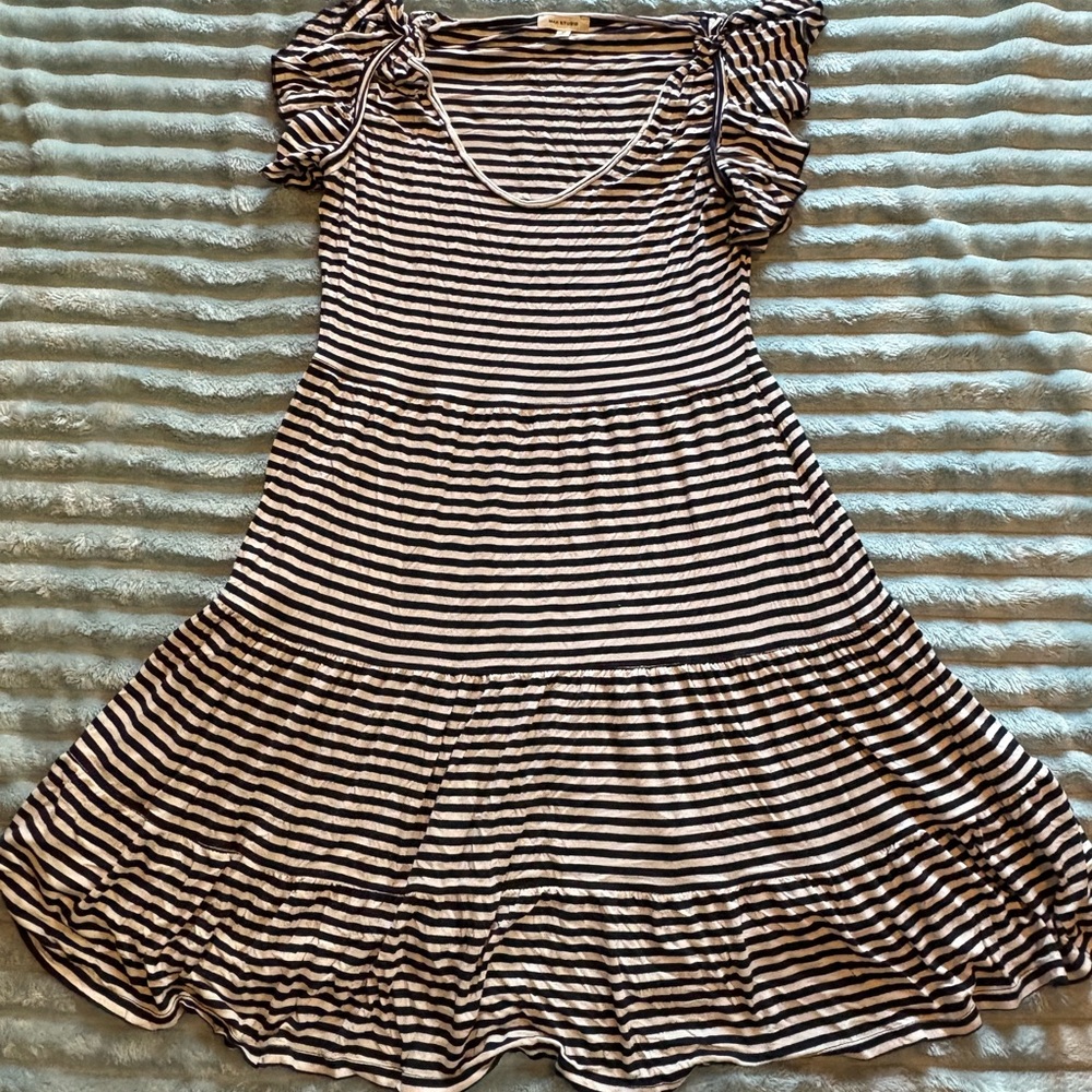 Max Studio Navy and White Striped tiered dress ruffle sleeve medium